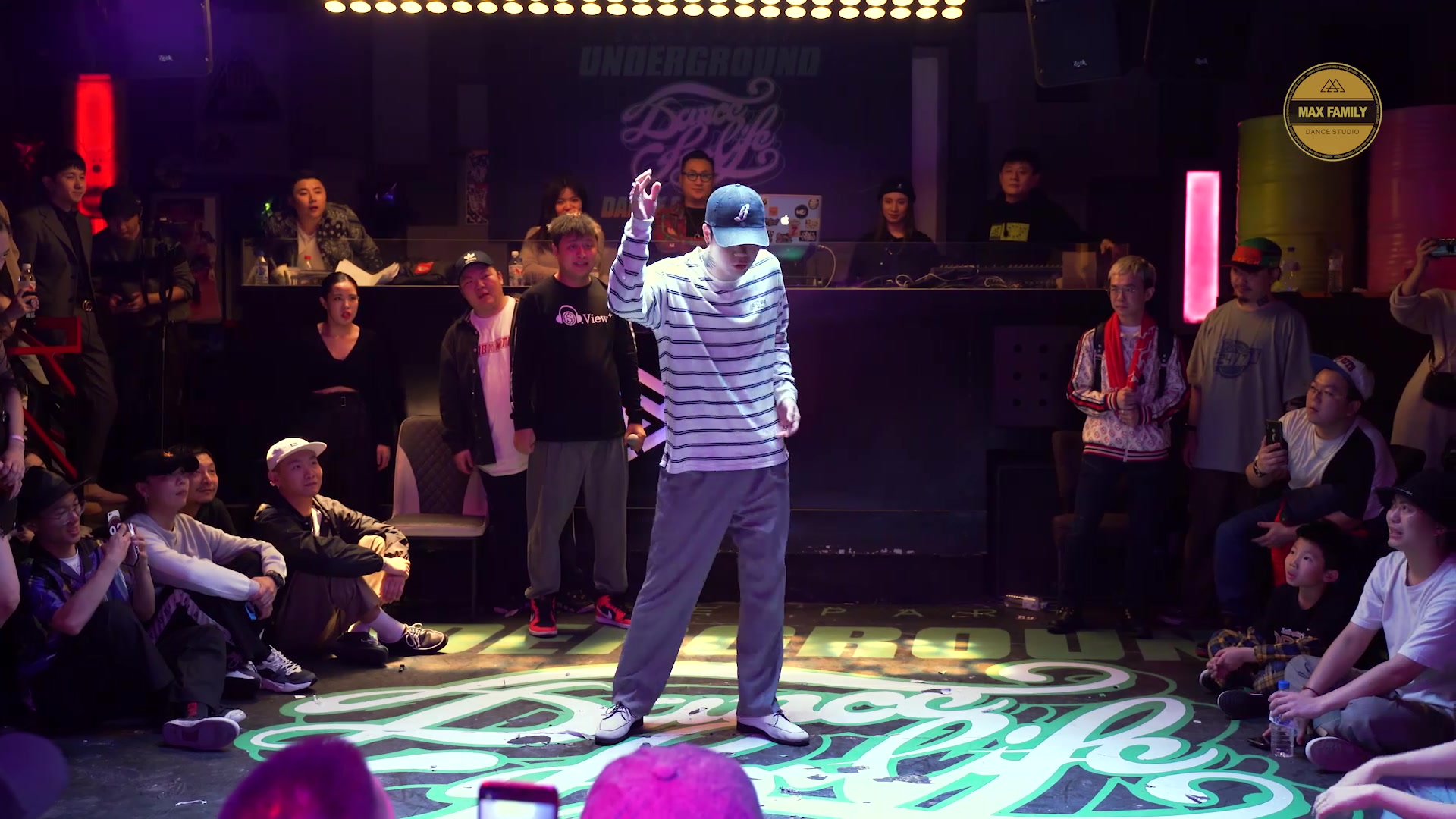 【赛事】hoan 裁判表演 in danceforlife 2019