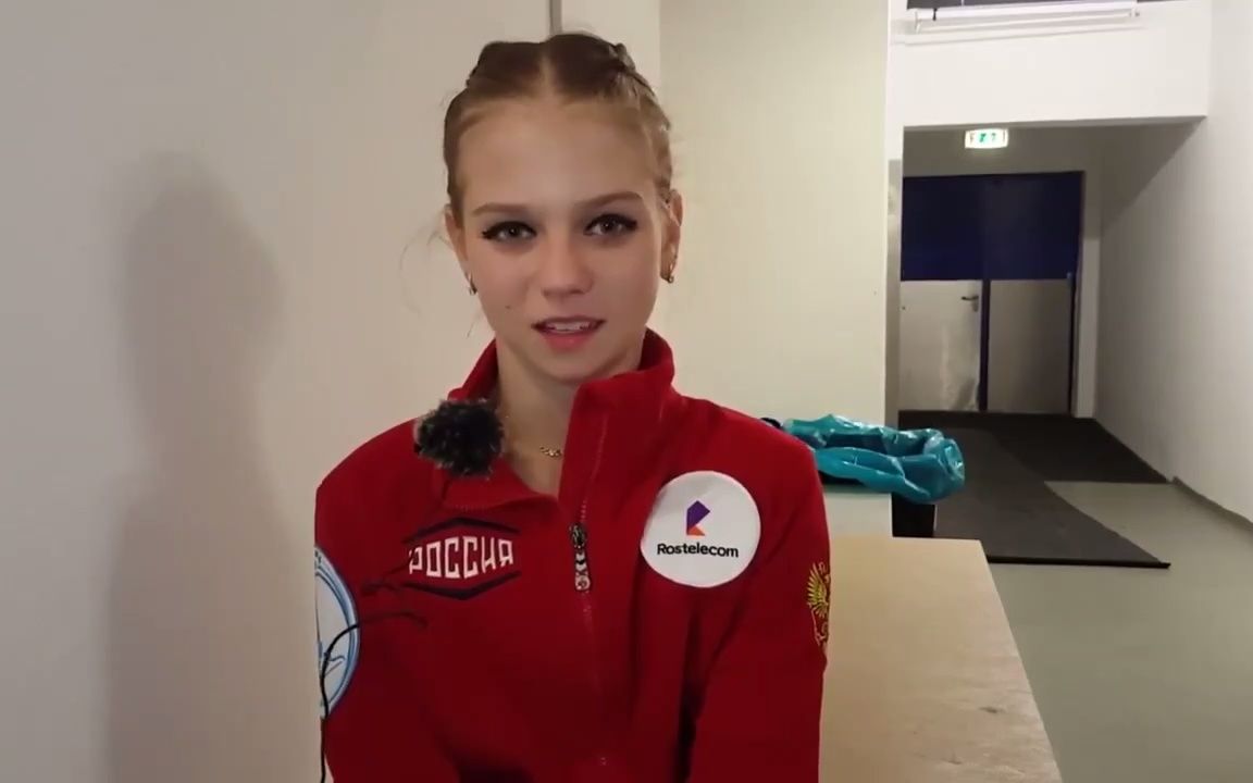 特鲁索娃·内佩拉纪念馆接受采访