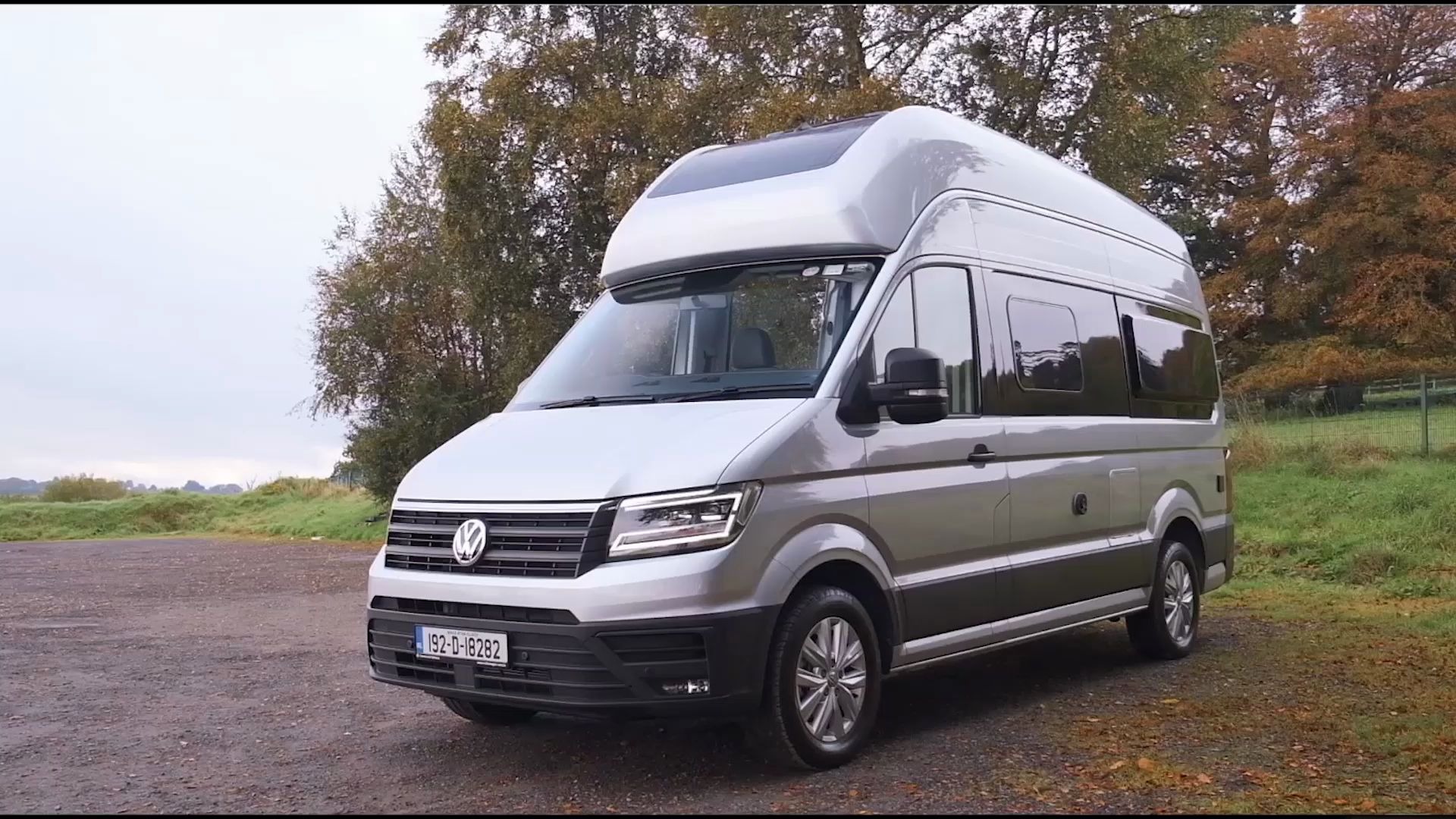 大眾凱路威改裝房車,按b型房車設計佈局,能滿足一家四口旅居_嗶哩嗶哩