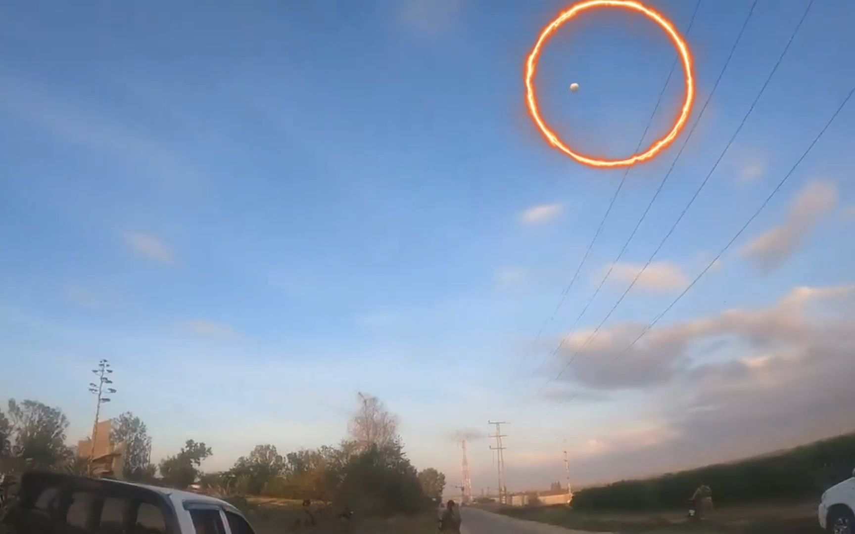 巴以冲突 哈马斯攻击以色列时,貌似天上有不明飞行物