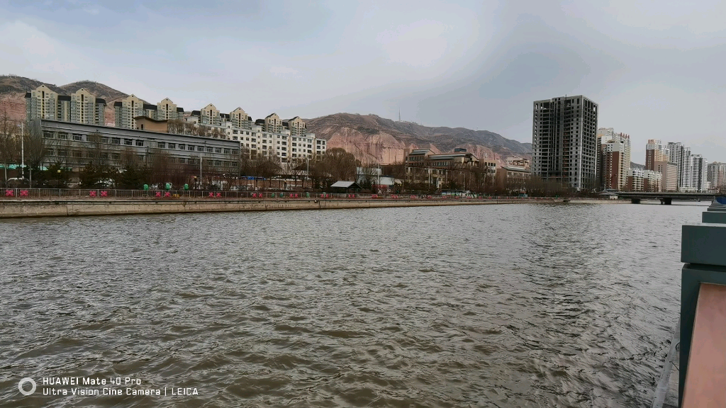 [图]张承志《北方的河》说过的湟水，两岸的彩陶