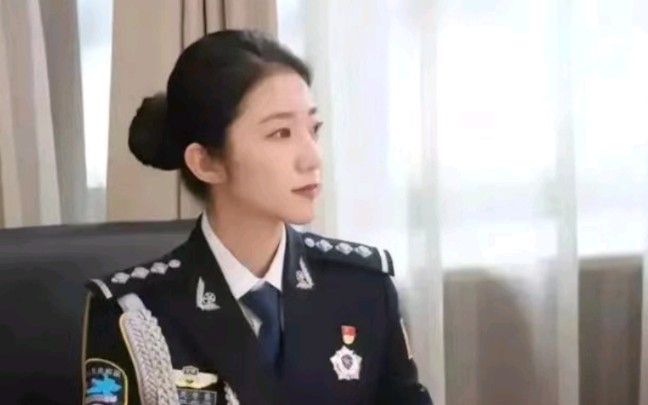 [图]最帅警花！女神#美女#记者#警服#女警#最美！