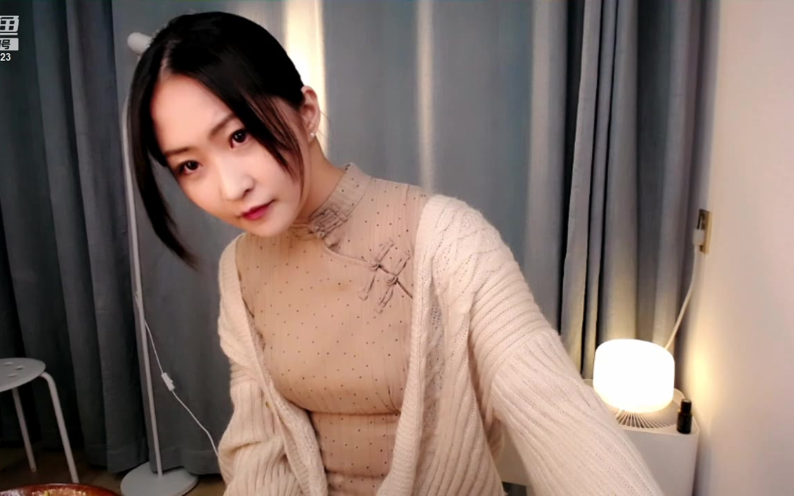 斗鱼文艺美女主播刘灶灶直播录像1121直播录像