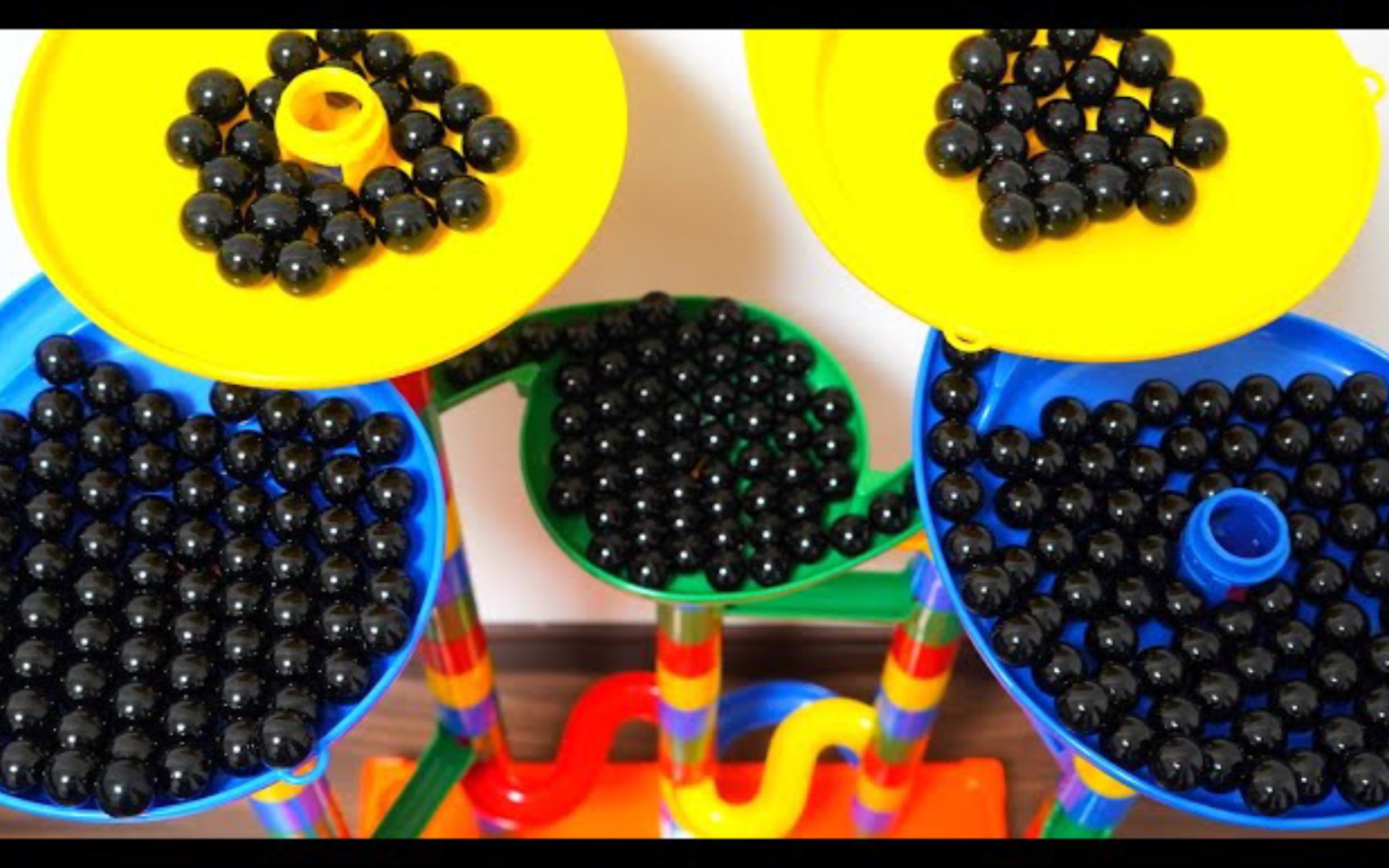 弹珠比赛之大转盘轨道滚珠游戏