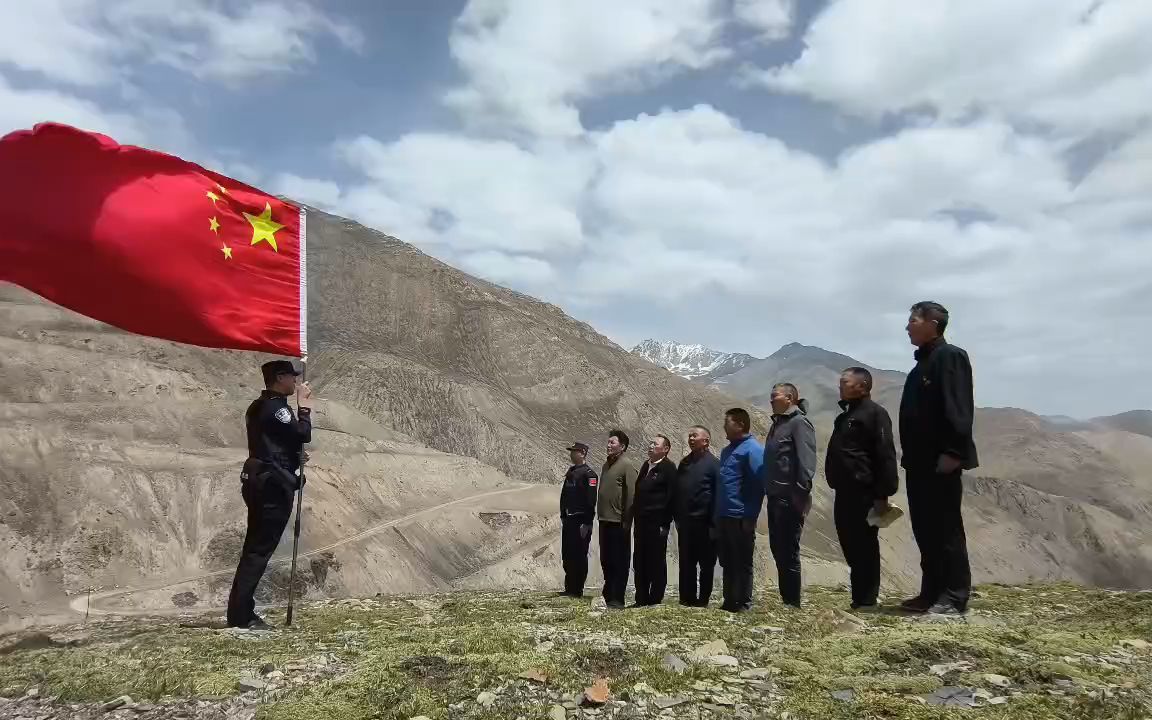 重走戍边路!边防退役军人与移民管理警察并肩,重温戍边岁月哔哩哔哩bilibili