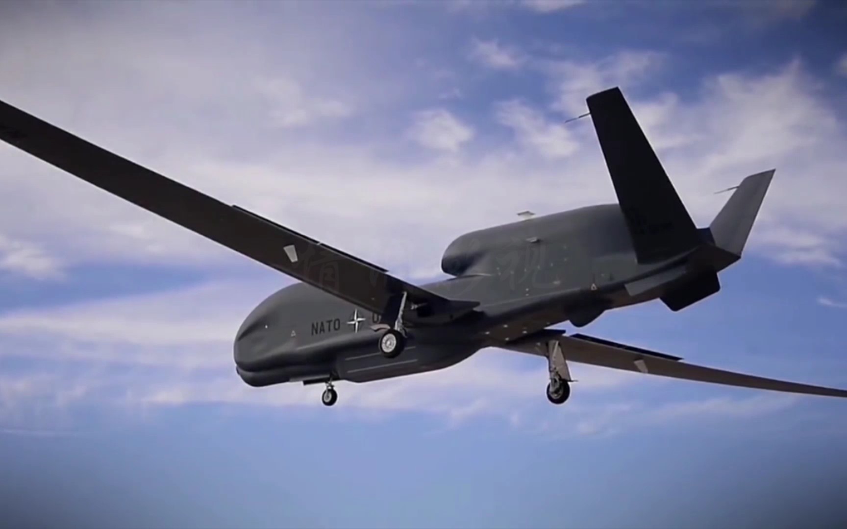 活动  rq-4a全球鹰,翼展超过波音737的高空远程无人驾驶战略侦察机