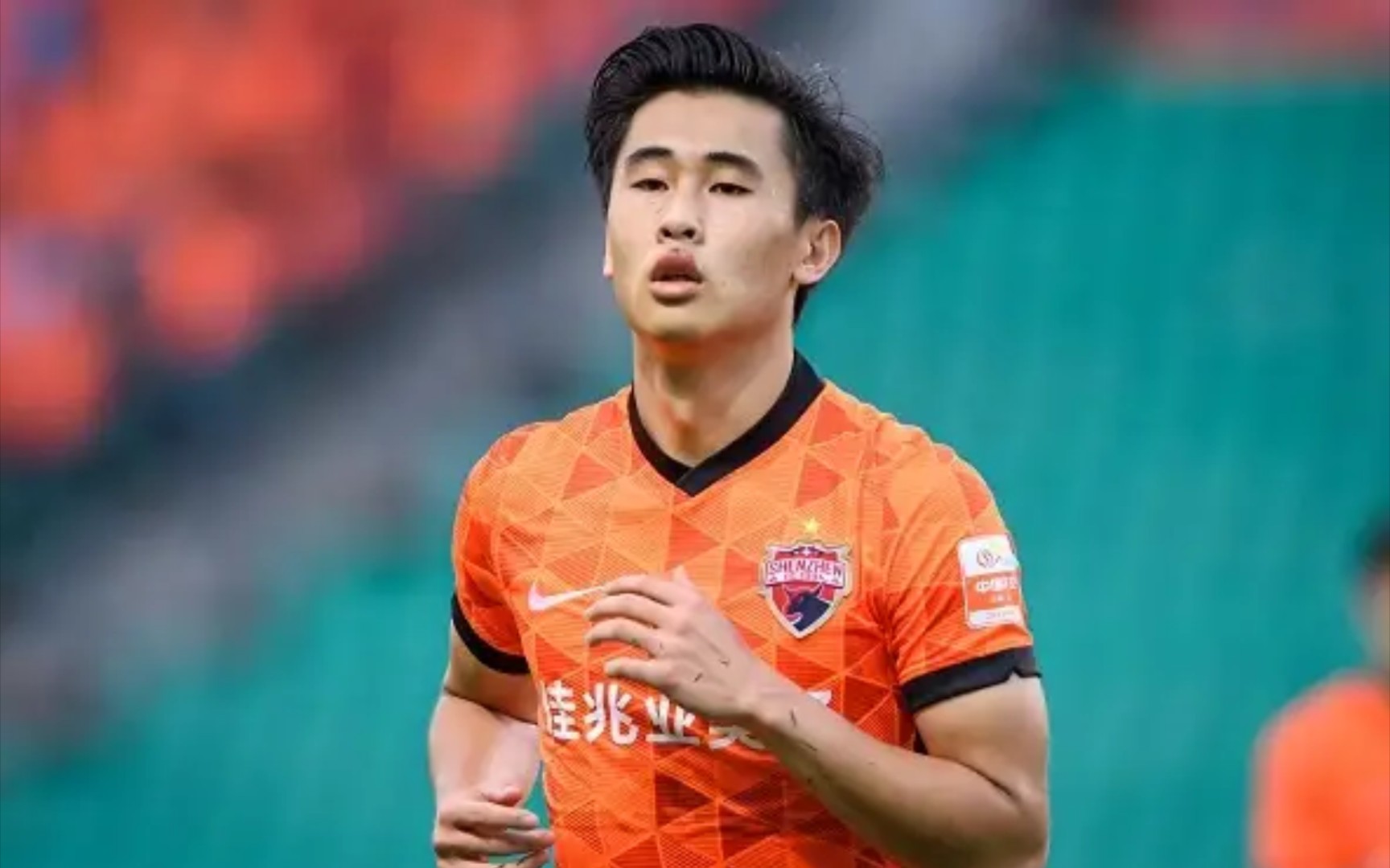 记者:戴伟浚的诉求是深足解决欠薪,才会代表深圳队出战