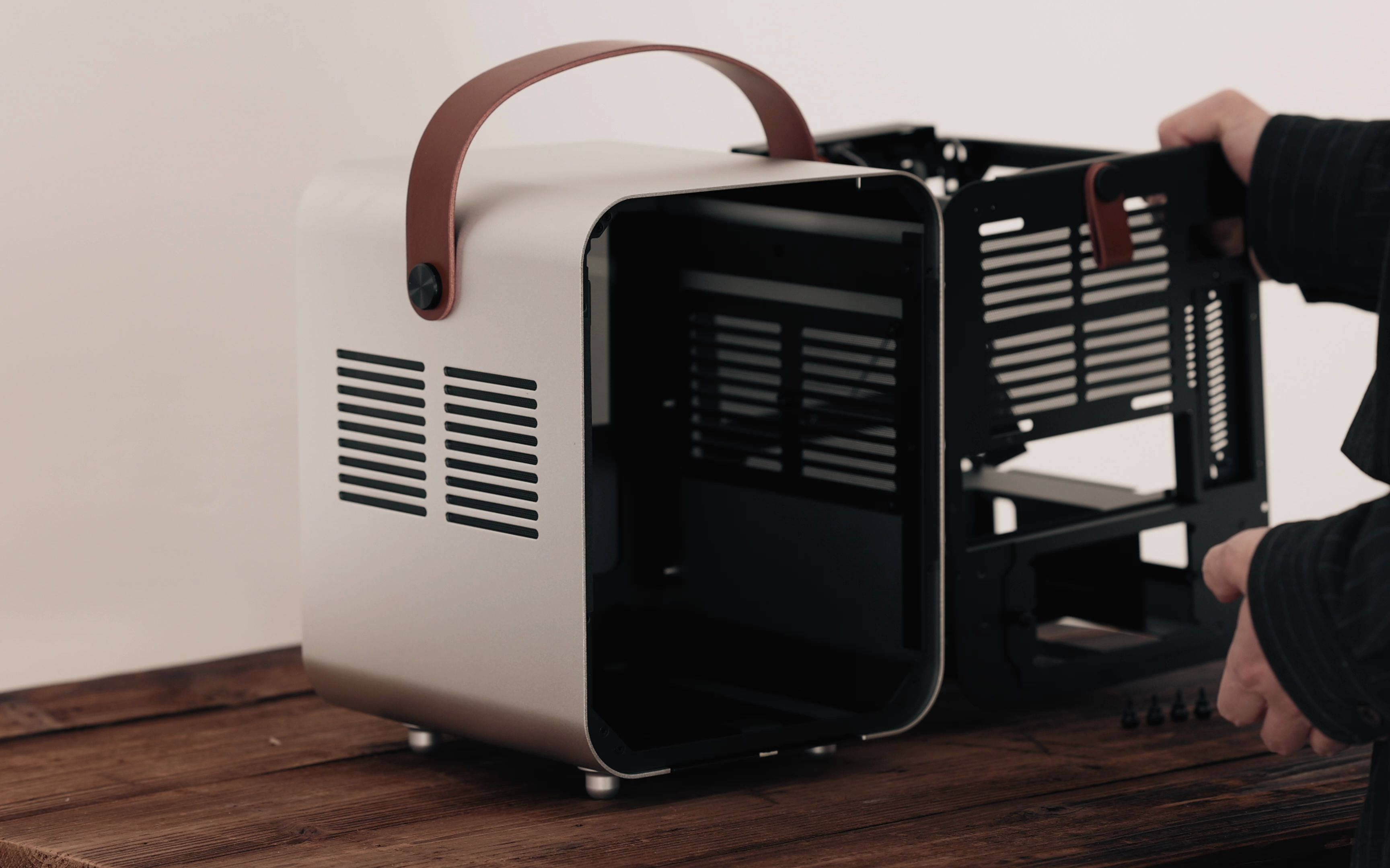 提着,走着的小机箱!复古itx机箱的装机记录--乔思伯jonsplus bo100