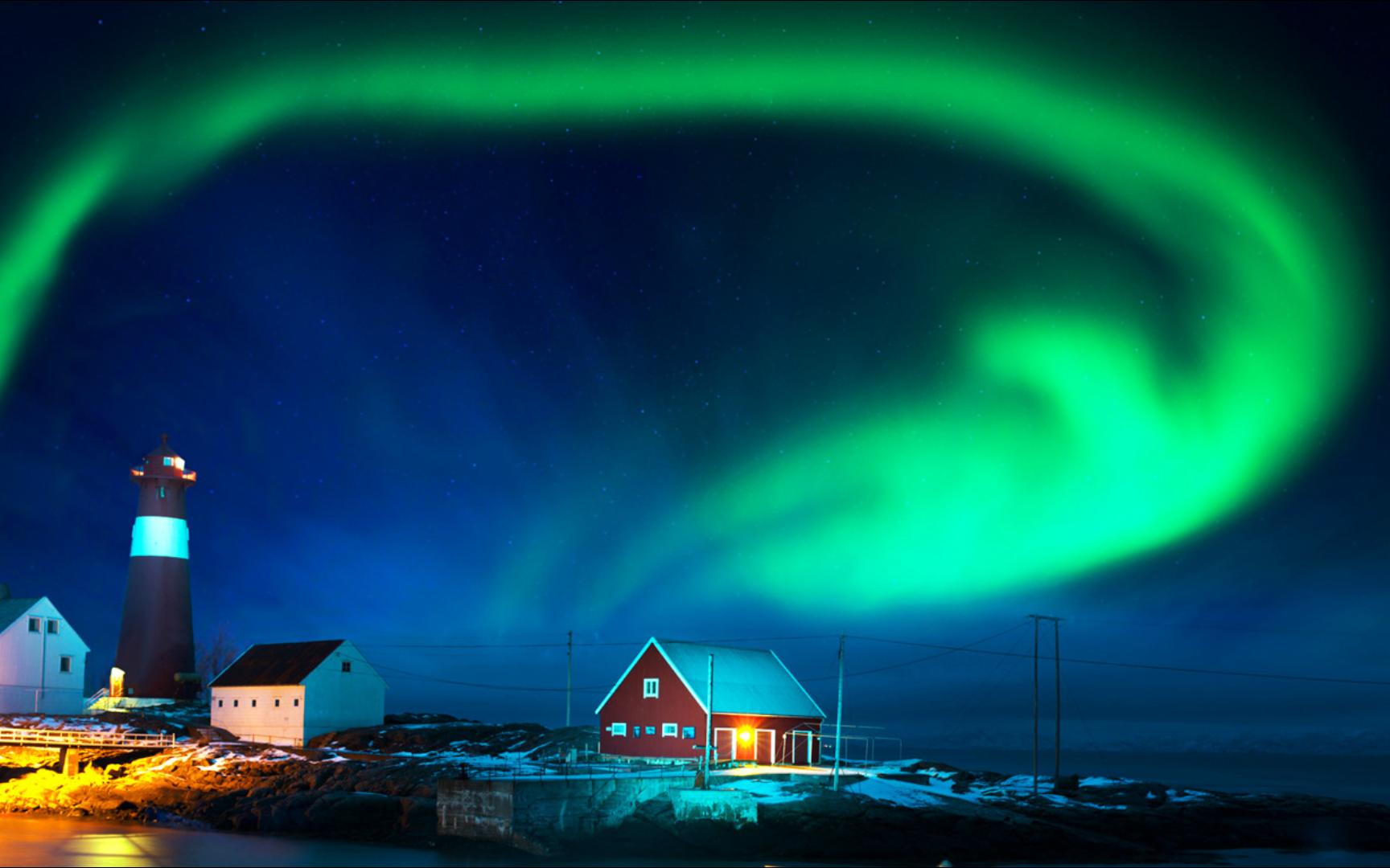 冬季海滨,灯塔上空的北极光(08 relaxfoto.de/e /getty images)