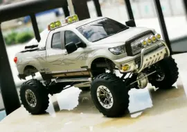 Video herunterladen: 田宫 1/10 丰田 坦途 Tundra 4×4 攀爬 穿越车