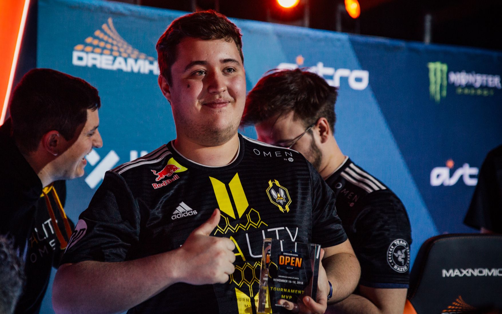 当职业玩家被zywoo制裁的反应系列(持续慢更新)