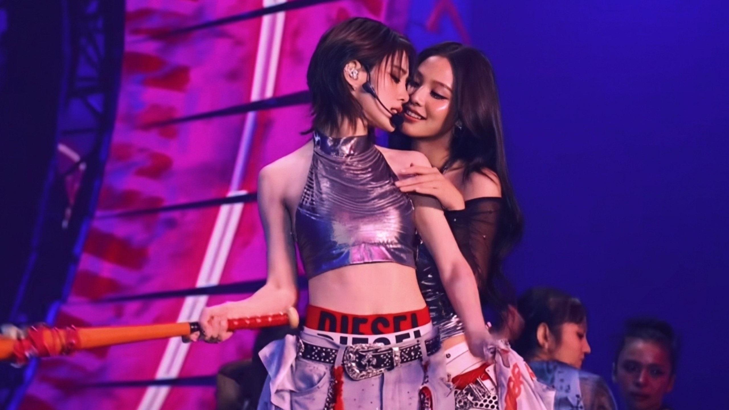 2026BBFFD1 emibonnie 4k《head shoulder butt/头肩臀》