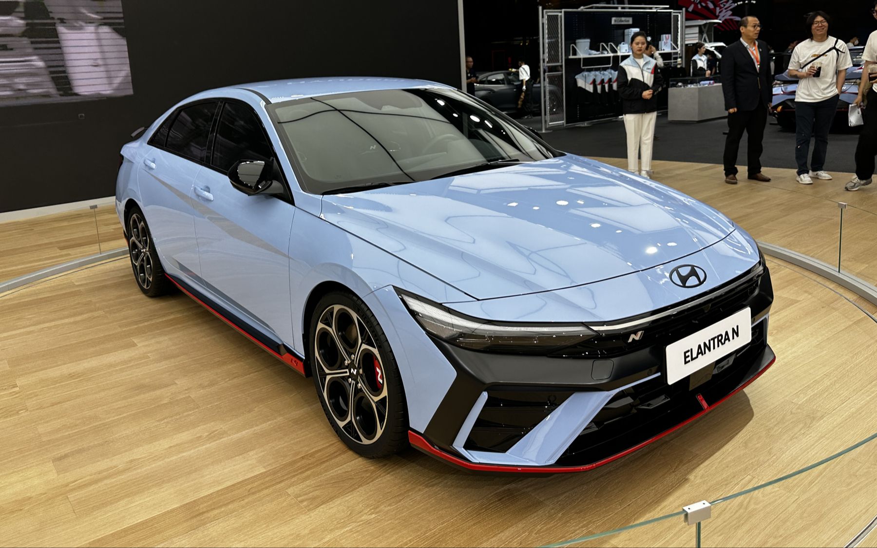 2023上海车展:现代伊兰特n实拍,2.0t 8 dct,带lc弹射起步!