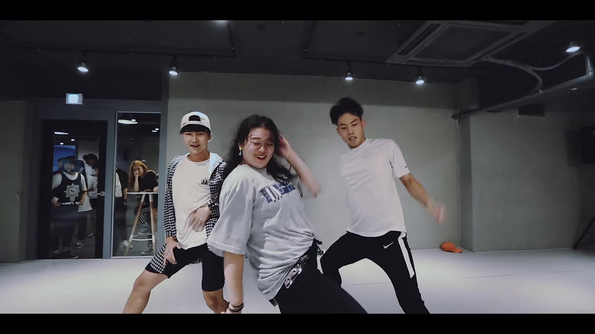 bongyoung park老师编舞的baby boy - beyonce_哔哩哔哩 (゜-゜)つロ