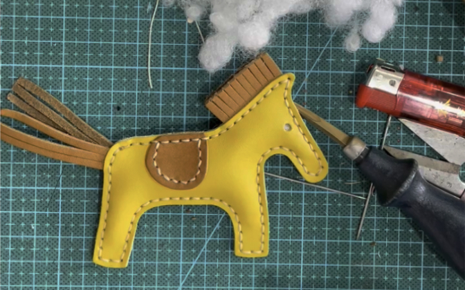 手工皮具小马挂件制作教程