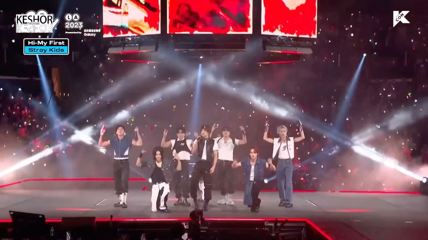 [图]Stray kids kcon la 出道曲 District 9 第九区！！！