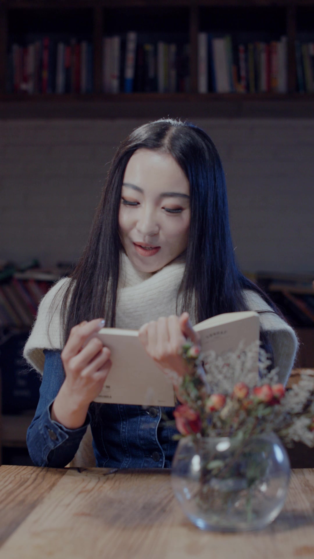 美女读诗第65期张可佳邮吻竖版3月6日