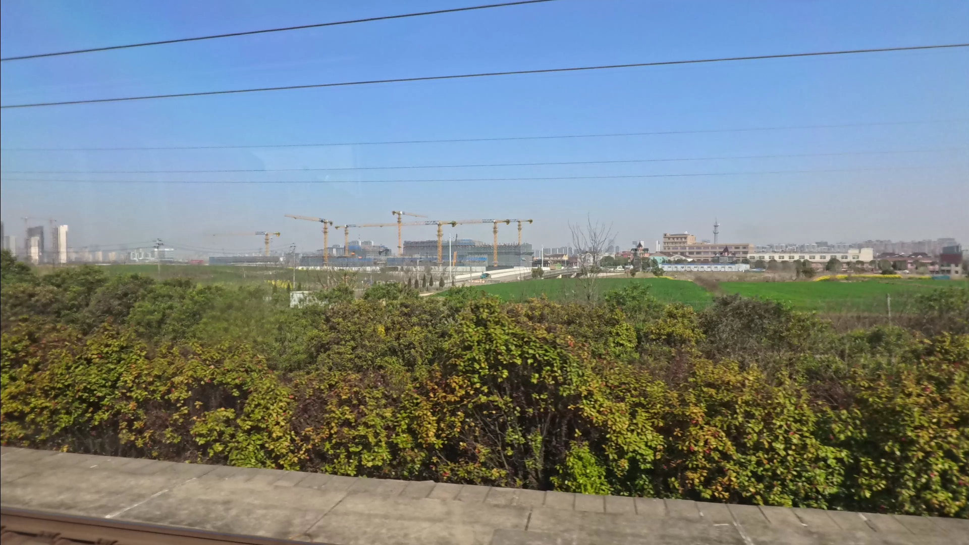 运动相机拍高铁窗外风景