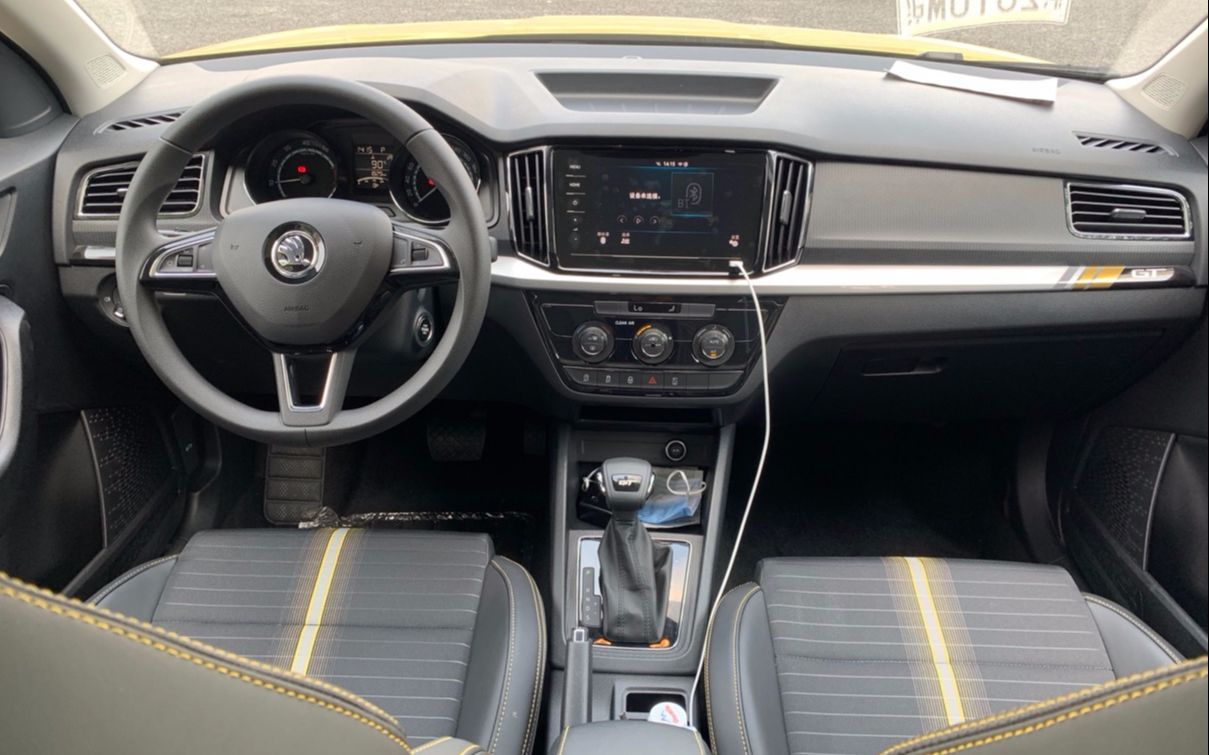 材料一般但效果好看,斯柯达柯米克gt内饰也算逆袭了_哔哩哔哩 (゜-゜)