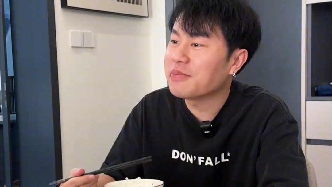 当吃醋过了火，爱情就变了味海报
