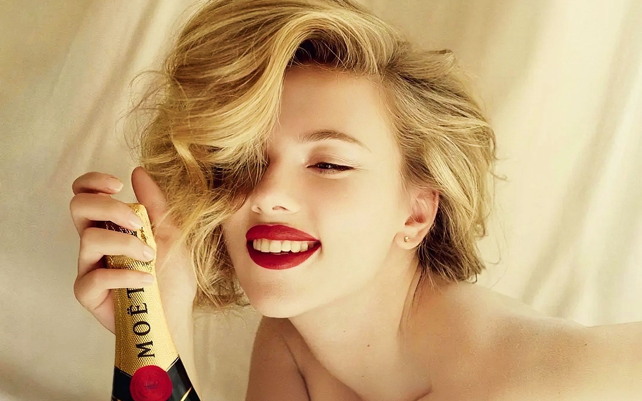 福布斯公布的2019年全球收入最高女演员榜单,斯嘉丽·约翰逊(scarlett