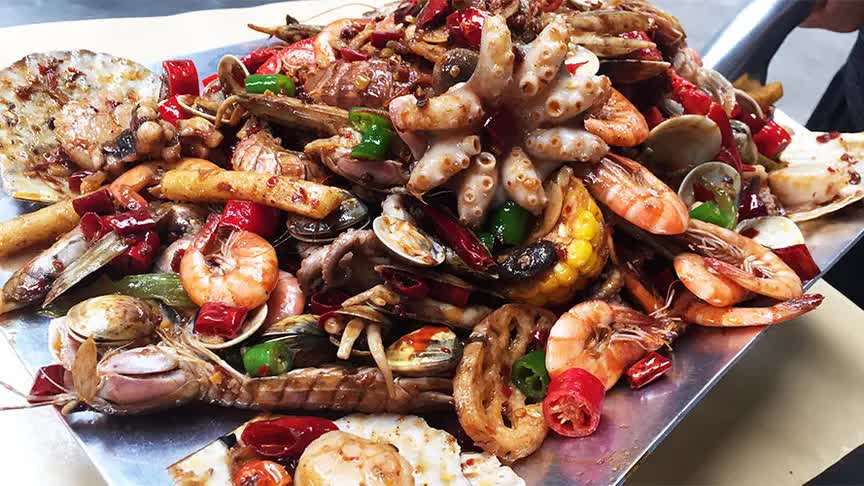 特色美食,铁锹手抓小海鲜的正宗做法!