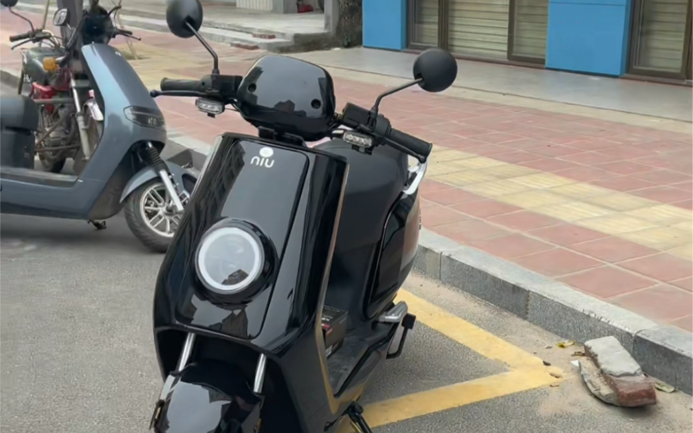 小牛电动nqib动力版2022款黑武士送货啦