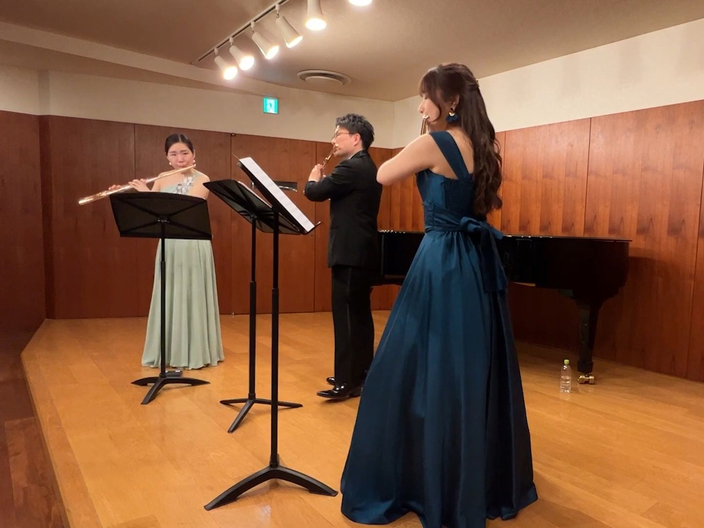 日本长笛三重奏 施奈德-三重奏协奏曲-Ⅰ