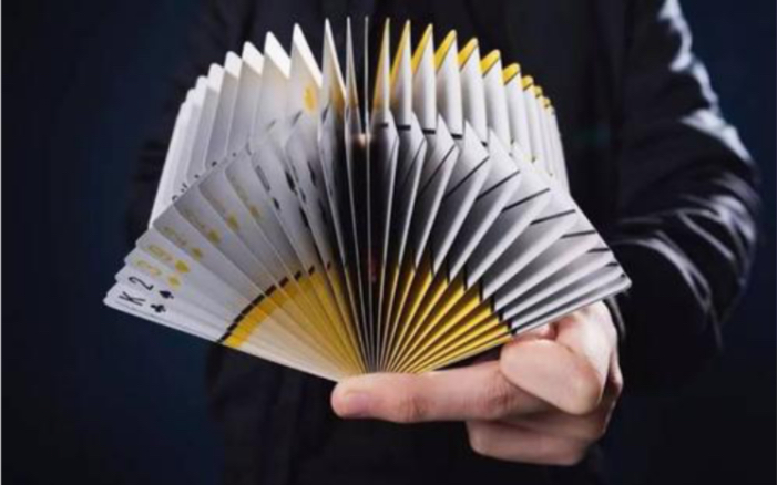 我的第一个纸牌视频(拉牌 响指变牌)(不是教学)