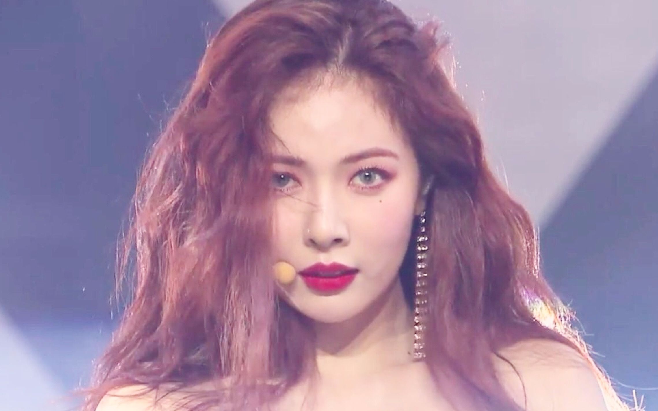 【泫雅&宣美】170906冠军秀《babe gashina》现场版~马儿终于穿了长裤