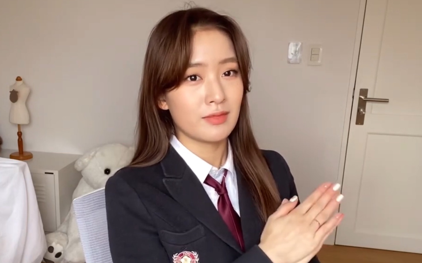 韩国艺术高中学姐的温柔校服妆容 重化高中妆容 |yeonjae