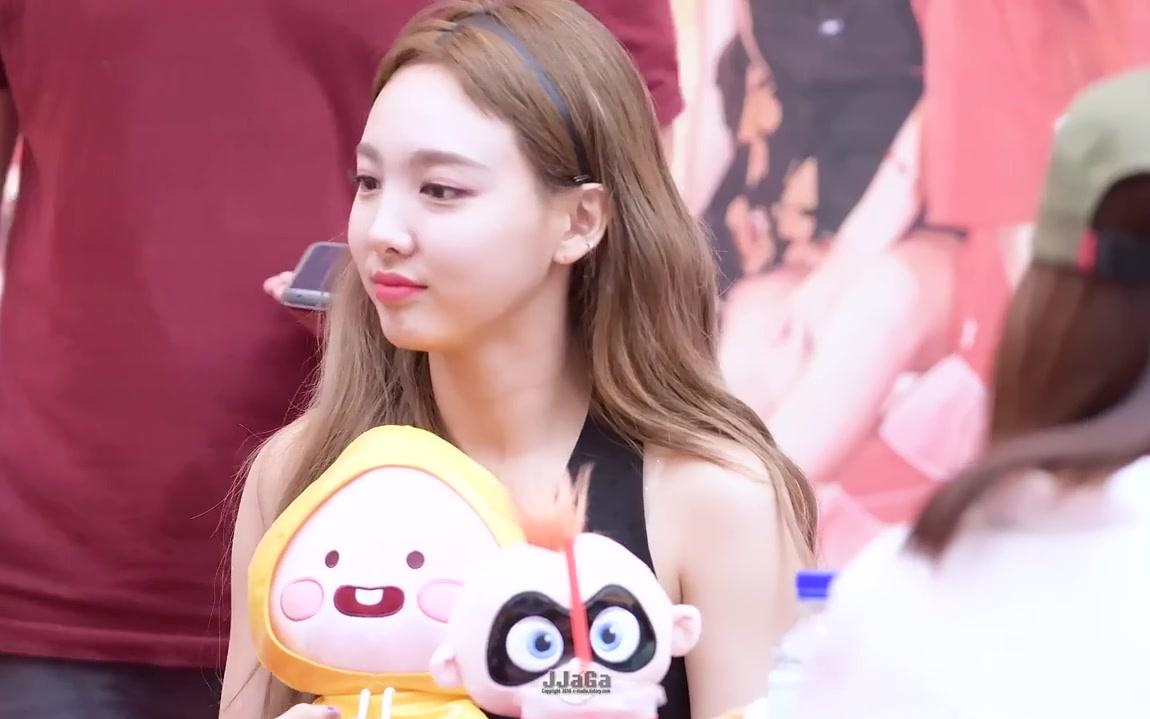 娜琏(twice) 影像采集 - 河南市星际广场中心签售会 饭拍版 18-07-22