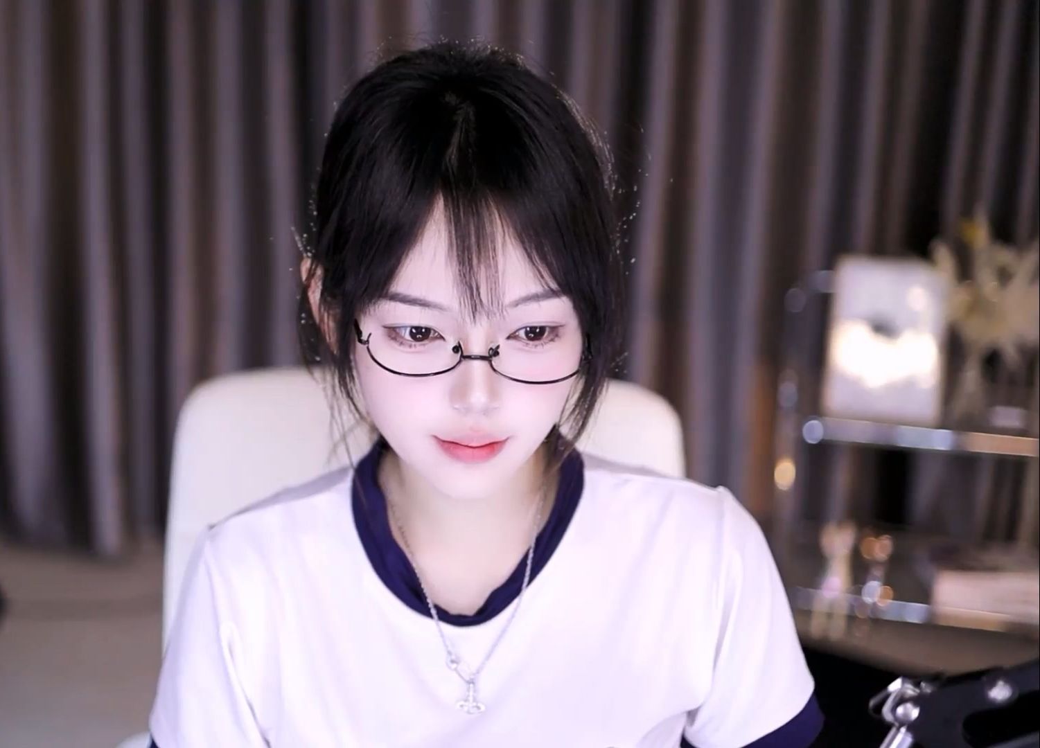 斗鱼-招财小阿钙_2024-04-17-2247_04-18-0035_春天总有故事发生