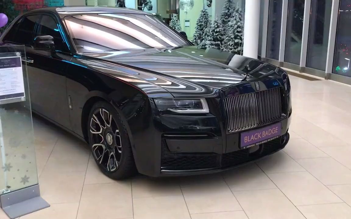 2022款劳斯莱斯古斯特黑武士版静态体验,太帅气了!