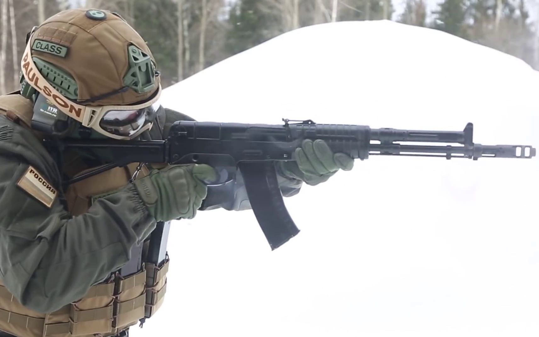 熟肉搬运俄罗斯的斗士aek971突击步枪