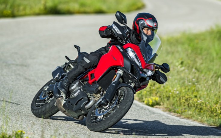 【豪车欣赏】摩托 | 全新杜卡迪multistrada 950 s70首次亮相_哔哩