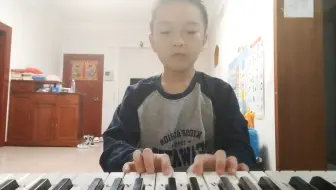 第一次弹电子钢琴，不熟悉，还请见谅。