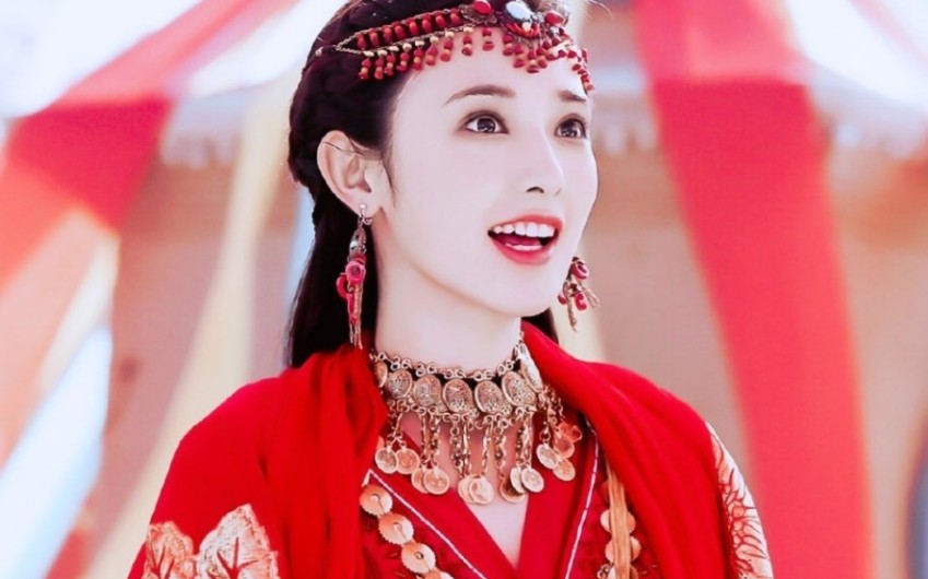 "可怜那东宫太子妃,李家五公子的发妻,长眠时算是刚过了十八岁"