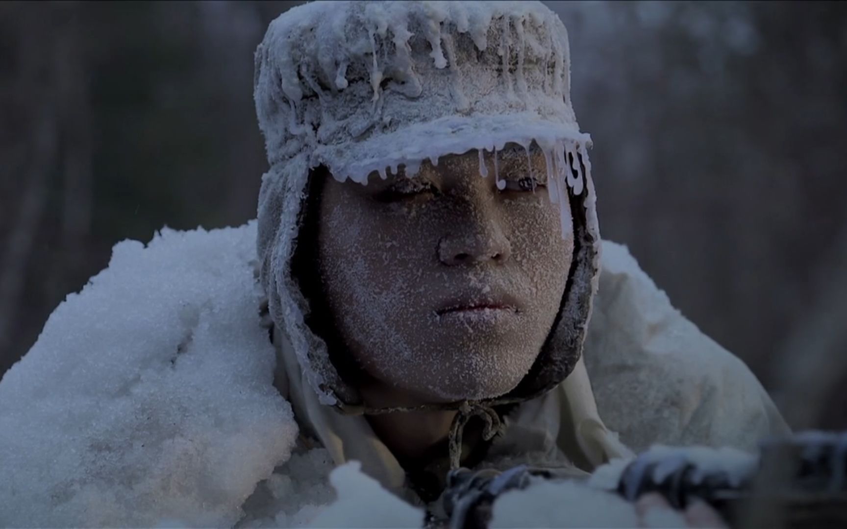 抗美援朝影片配上张映哲《英雄赞歌》,气势宏大,听的心潮澎湃!