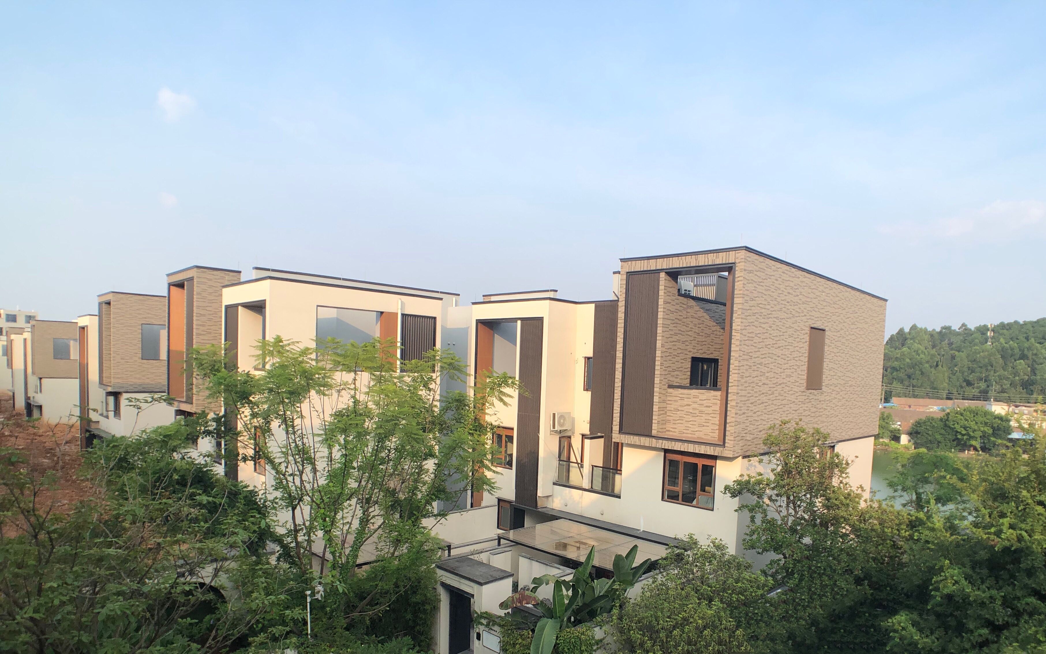 佛山中式风格联排别墅,112平方有5层楼,忒实用还不贵