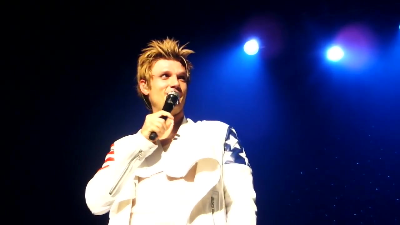 [图]Do I Have To Cry For You - Nick Carter Montreal 2011