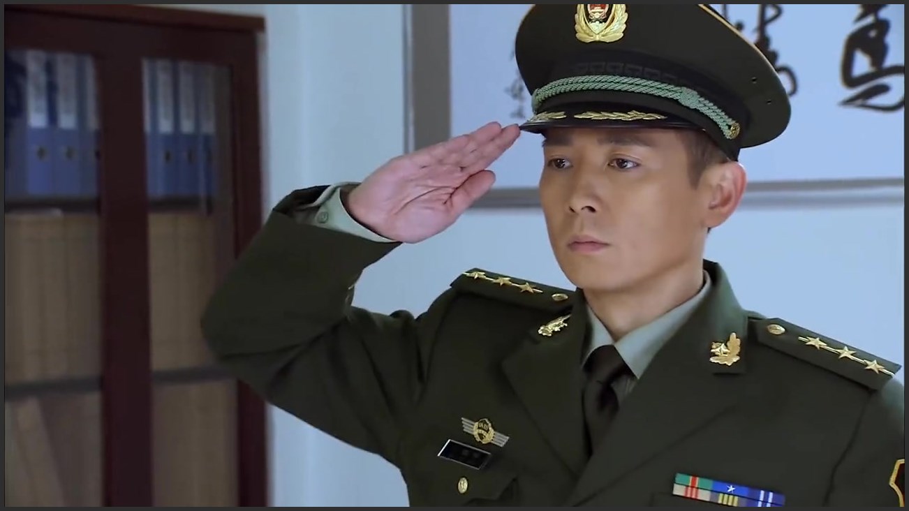 火线英雄:残疾姑娘来消防队找男友,卫兵听到名字,不敢说话