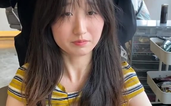 不出意外的话 又会说没有弄之前好看发型 中长发 巡剪_哔哩哔哩_bili