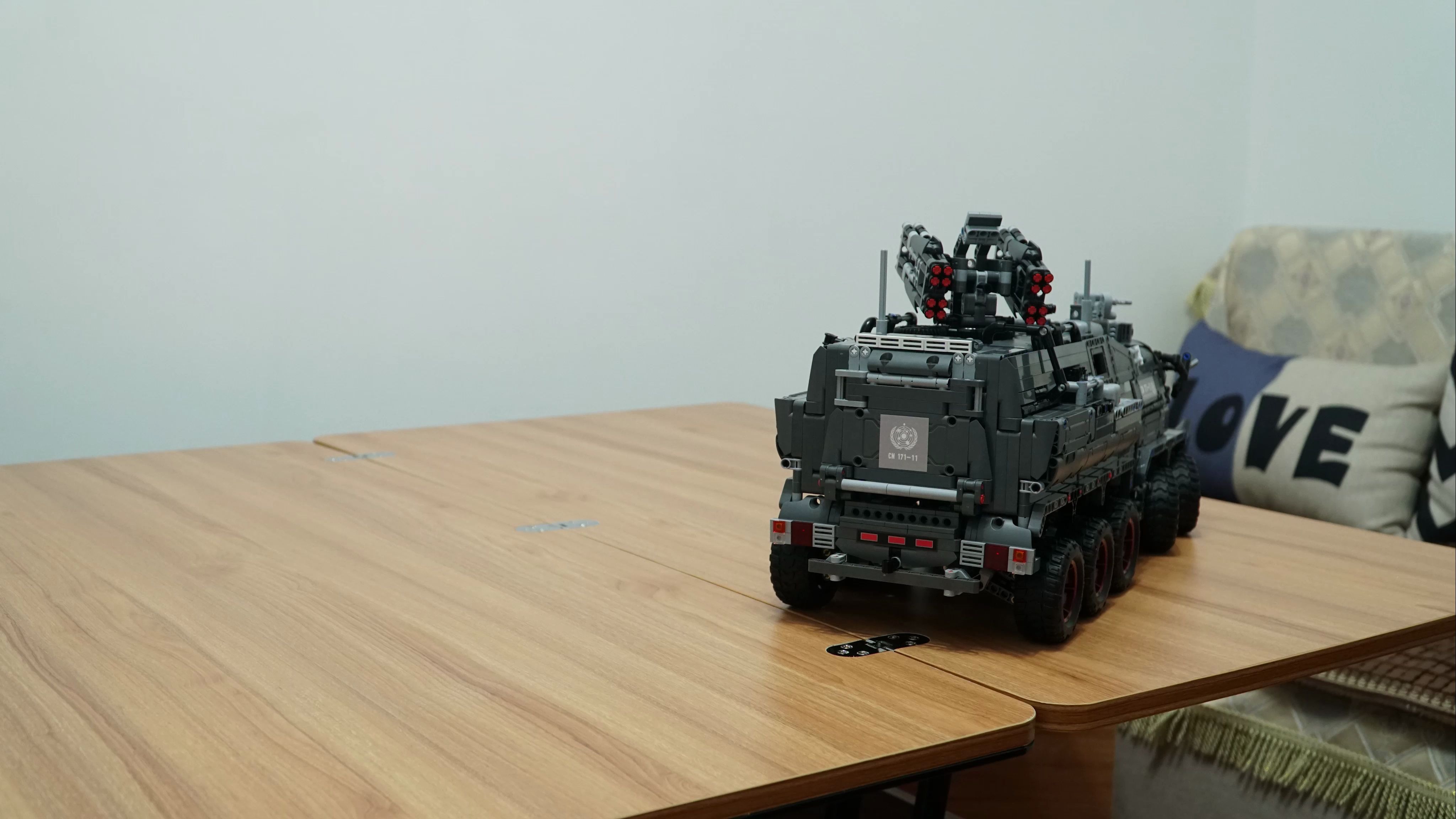 流浪地球cn171-11运兵车