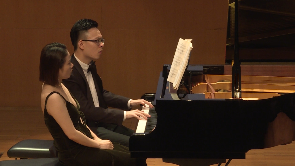 钢琴四手联弹张朝花彝之舞