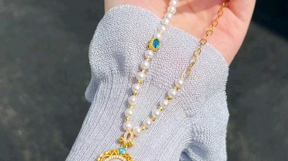 白贝珍珠美人吊坠吊坠金重12g珍珠链子金重5.8g