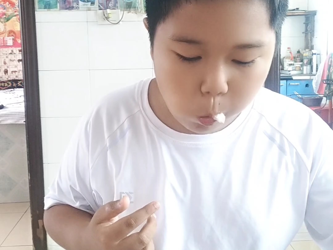王鹏博的吃播