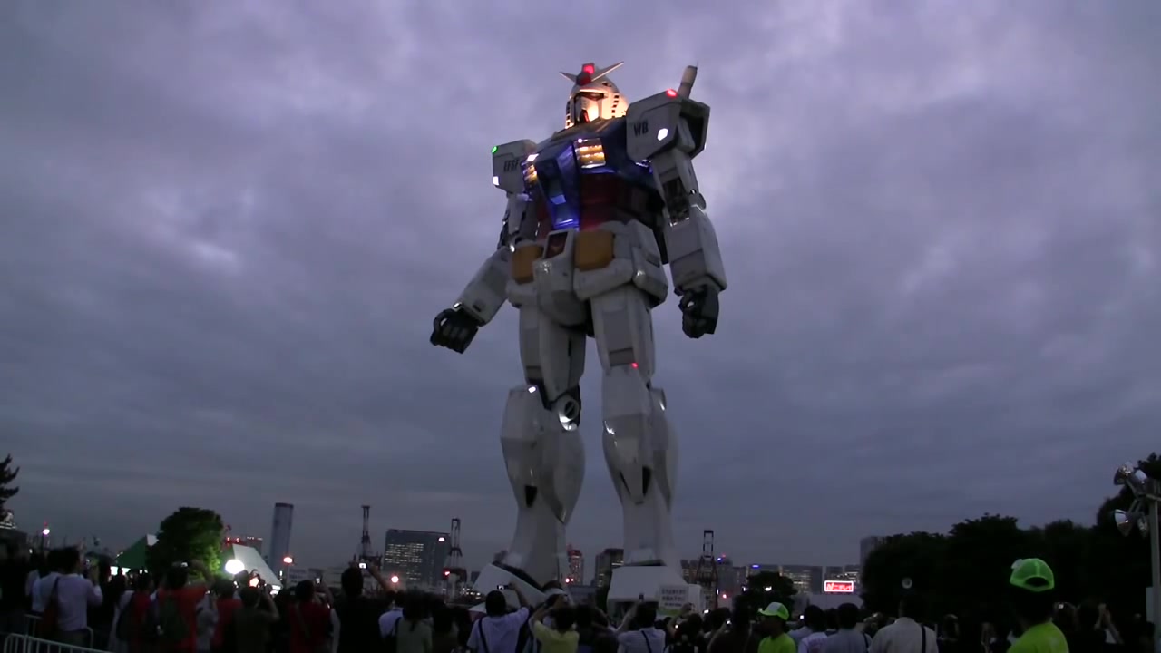 [图]Real Scale GUNDAM in twilight Odaiba, Tokyo