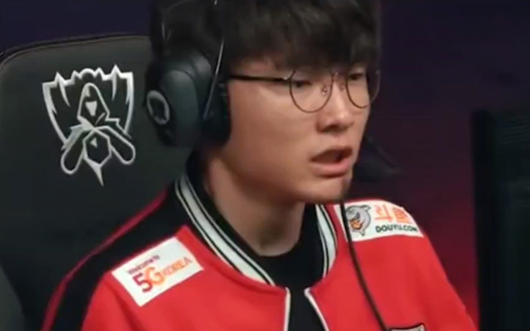 他是英雄联盟史上最惨的冠军中单，打哭了大魔王Faker，却没有赢得尊重和欢呼-bilibili(B站)无水印视频解析——YIUIOS易柚斯