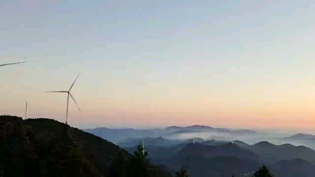 [图]群山之巅日出，太冷了，也太美了，值得！